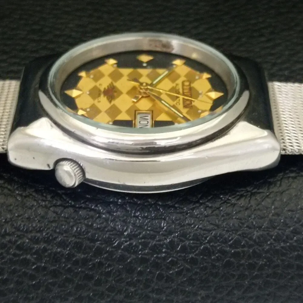 Vintage 1975 Citizen Automatic Mens Silver Watch W/daydate & Gold accents